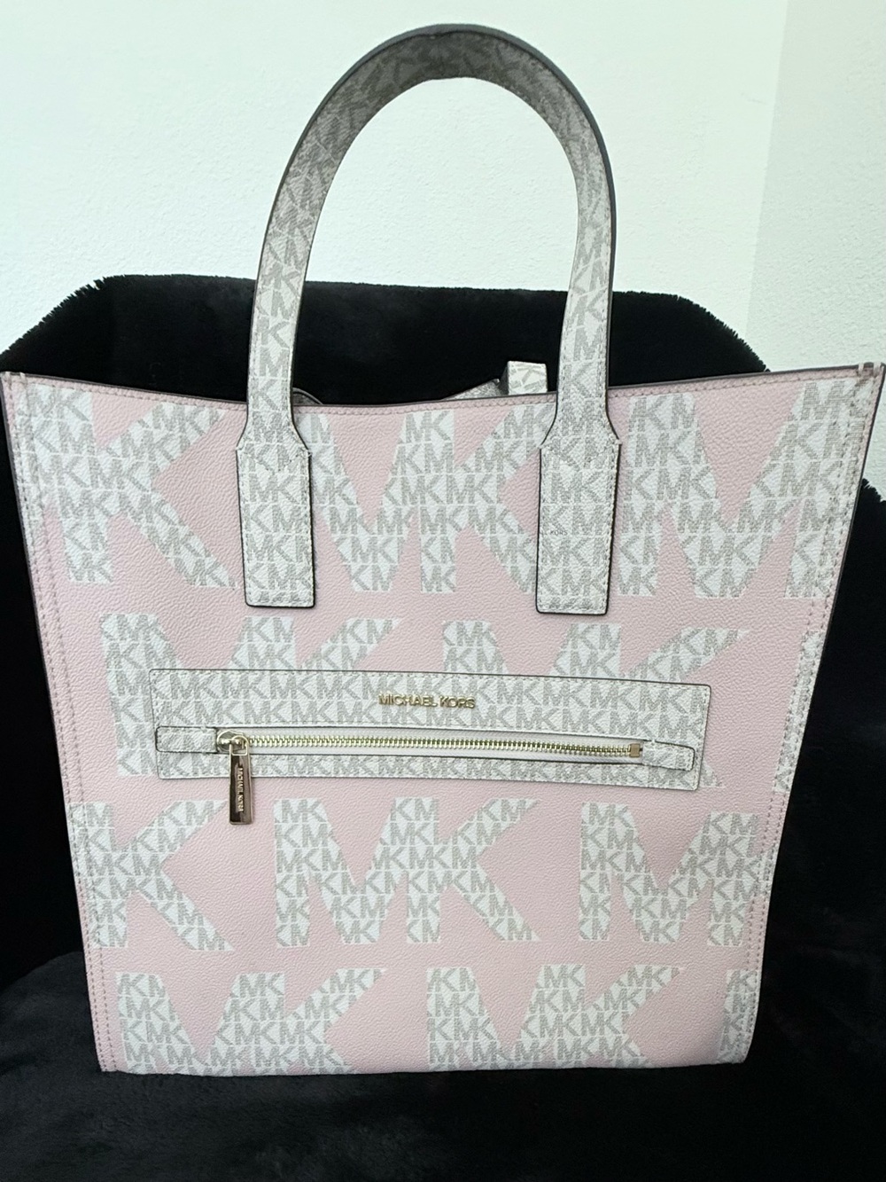 Michael Kors Pink MK Logo Large Tote with Gold Hardware - Picture 7 of 7